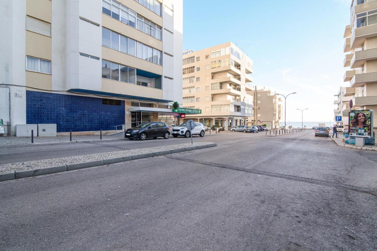Modern Apartment By The Sea Quarteira Exterior foto